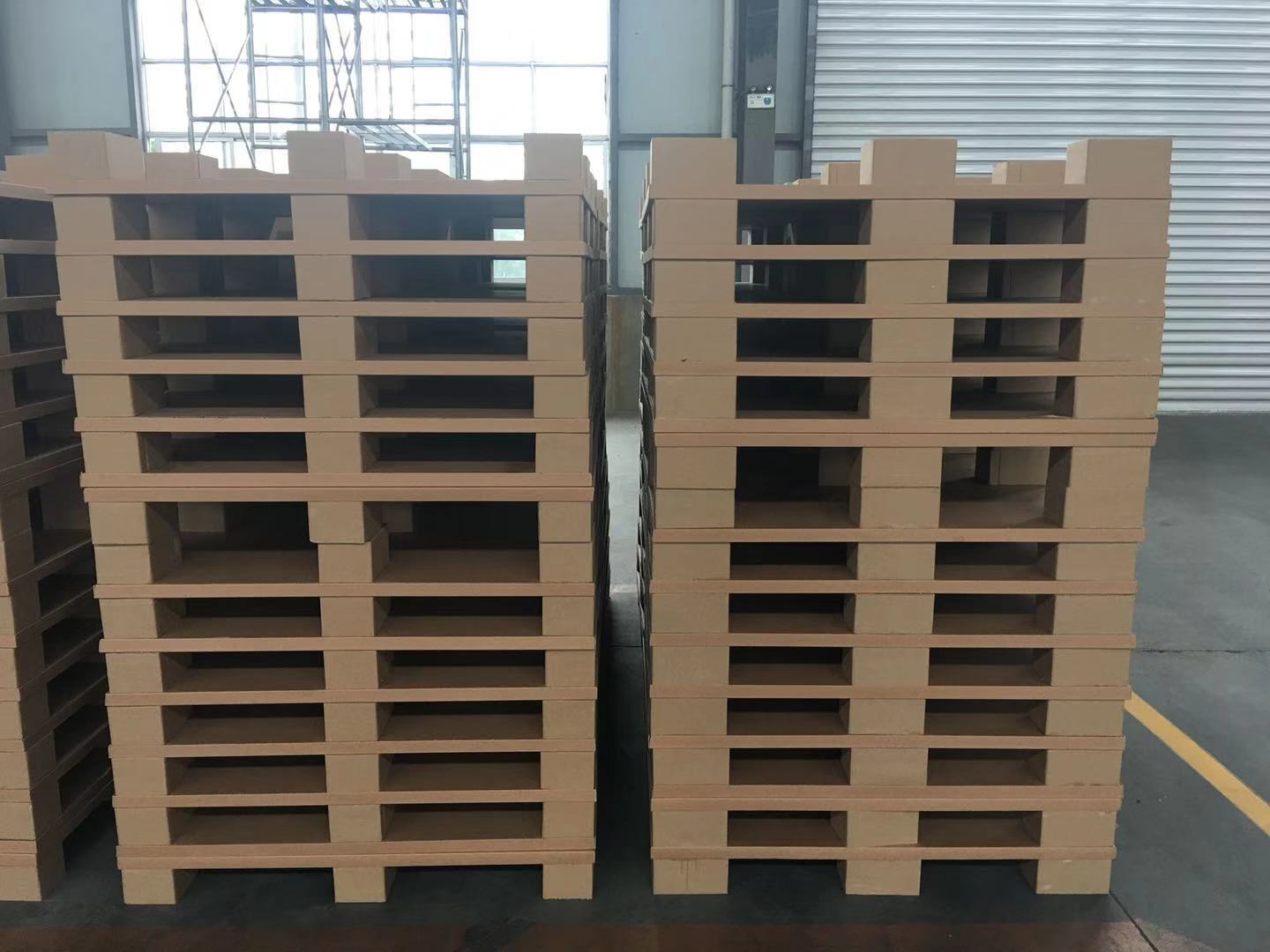 蜂窩紙板的夾層結(jié)構(gòu)是什么？